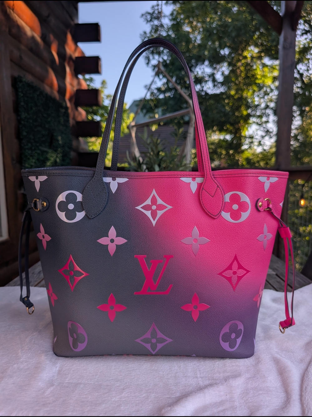 Louis Vuitton Spring in the City Neverfull MM Midnight Fuchsia Giant Monogram